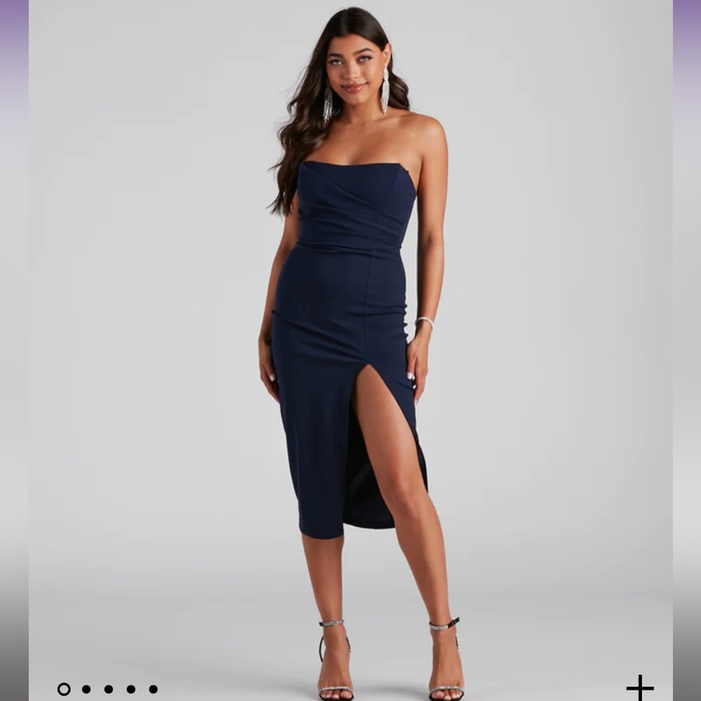 Zadie Formal High Slit MIDI dress. Navy. Size Large.